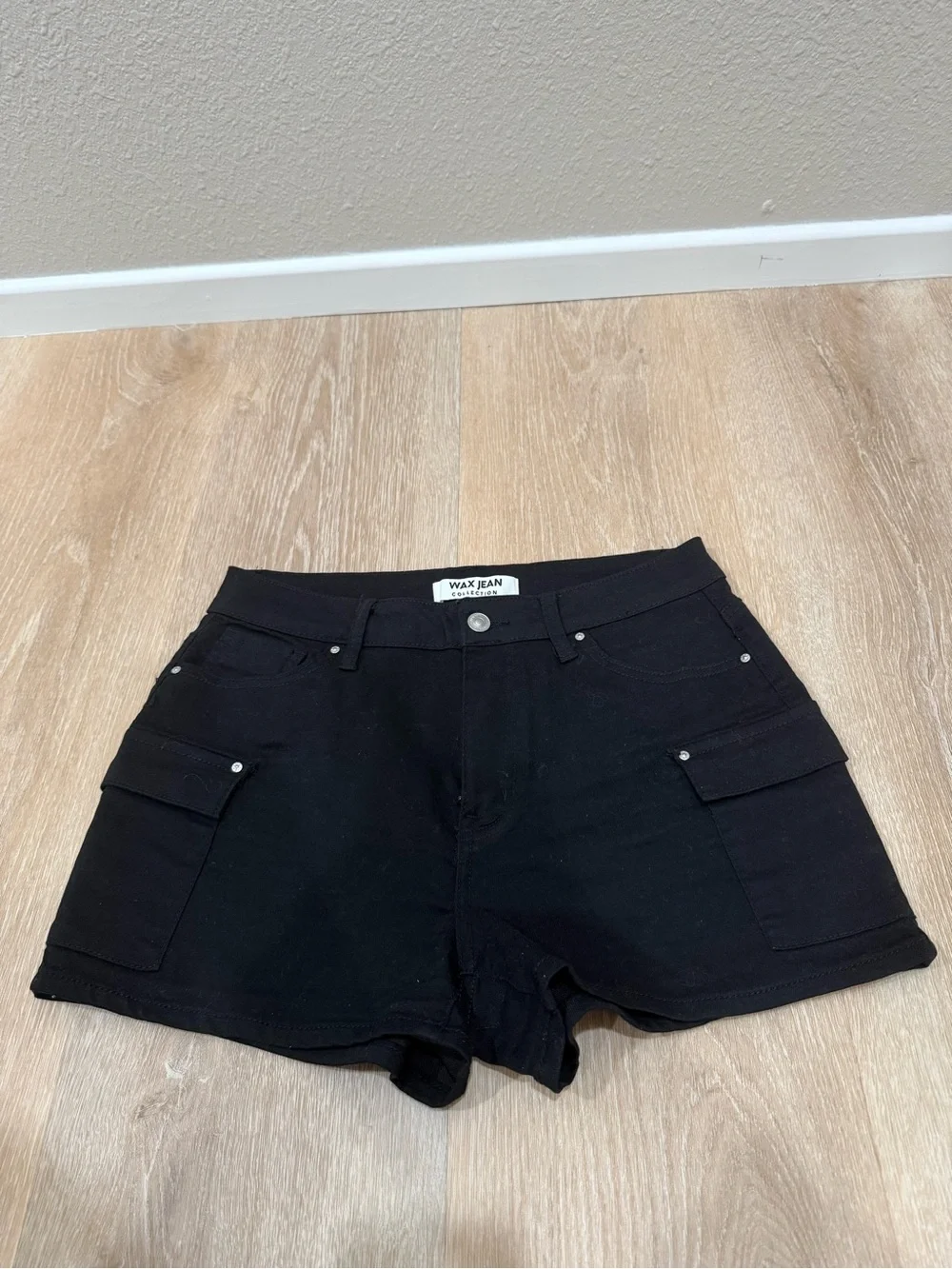 Wax Jean Black Women's Cargo Shorts with Flap Pockets